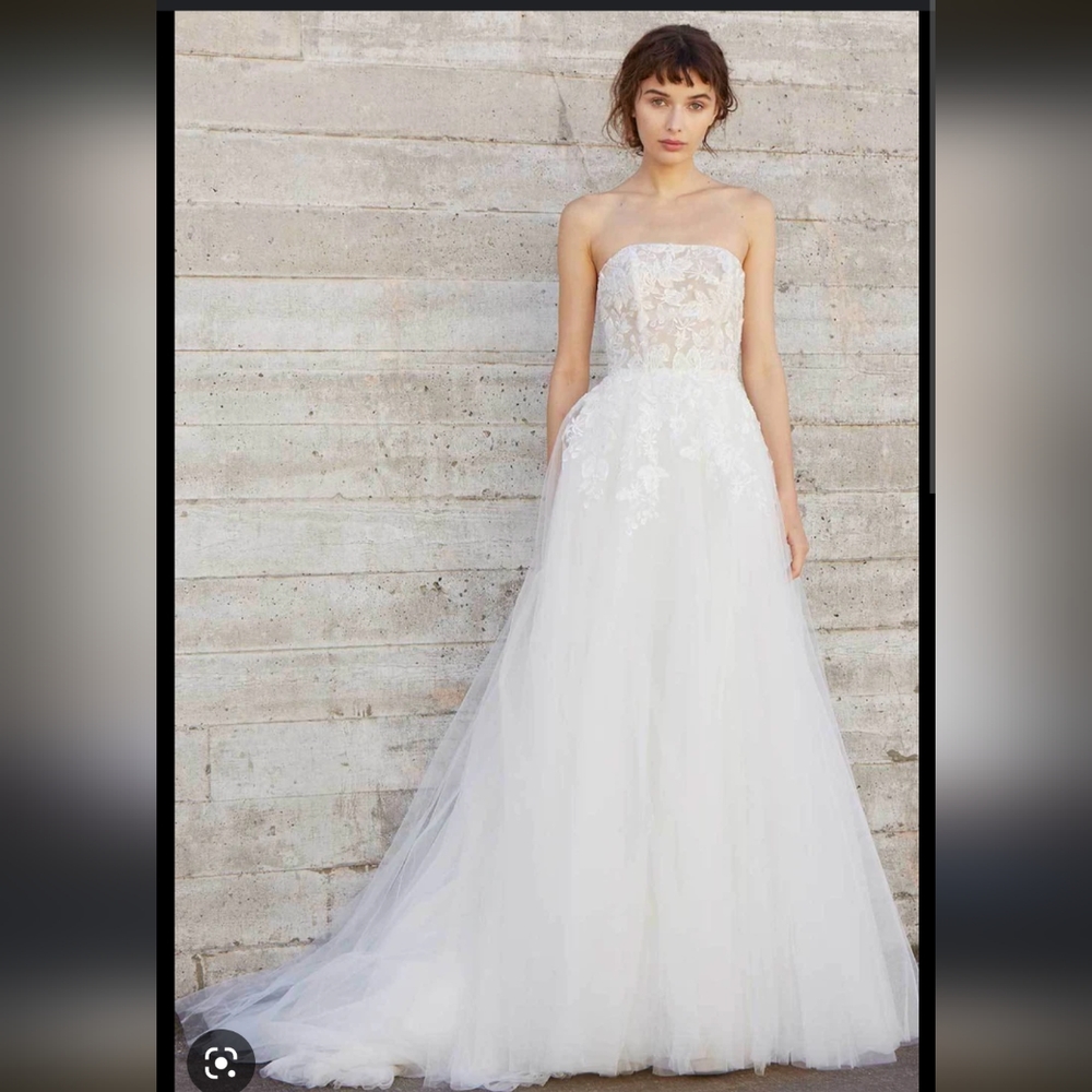 Amsale ellis strapless lace and tulle wedding gown